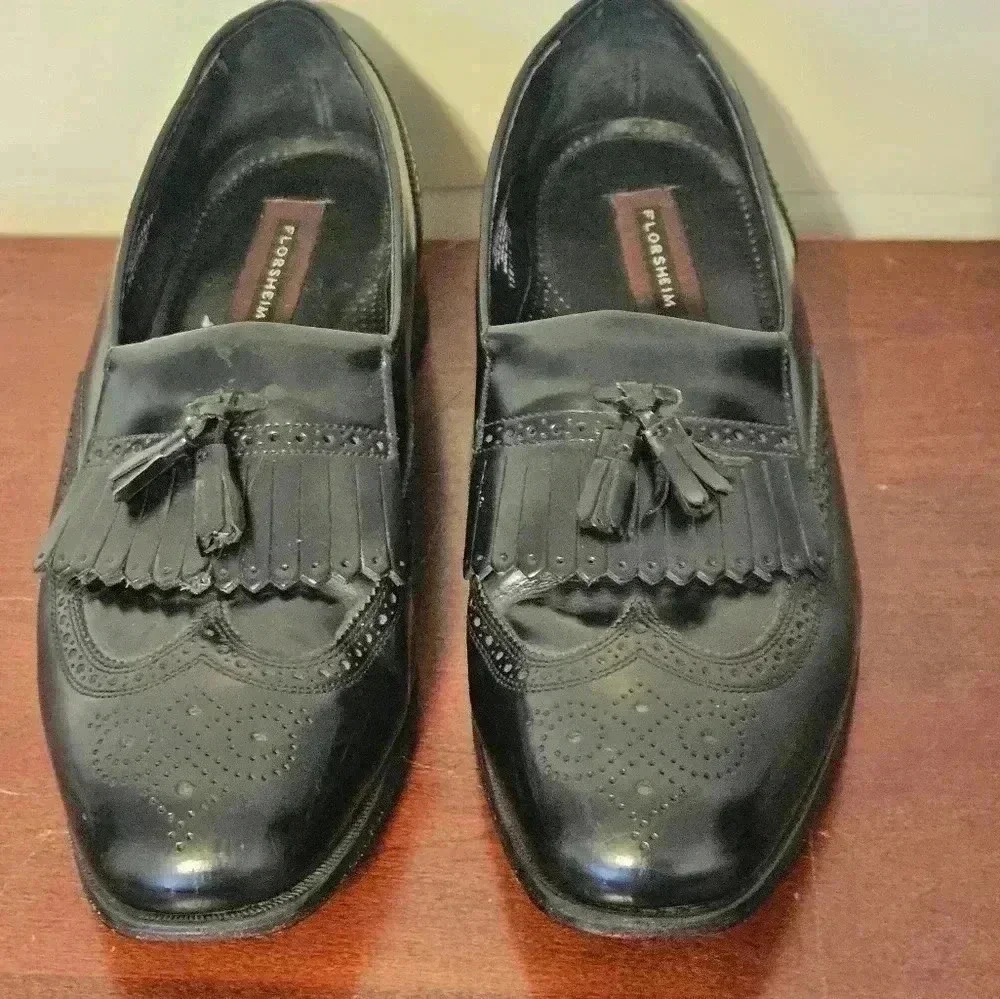 Florsheim Kiltie Tassle Leather Wingtip shoe Size 12D EUC
